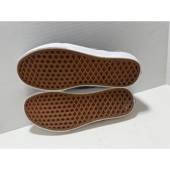 VANS SALE! Classic Slip-On Shoes in Gray Women’s Sz. 7.5/Men’s Sz. 6 - Picture 5 of 5